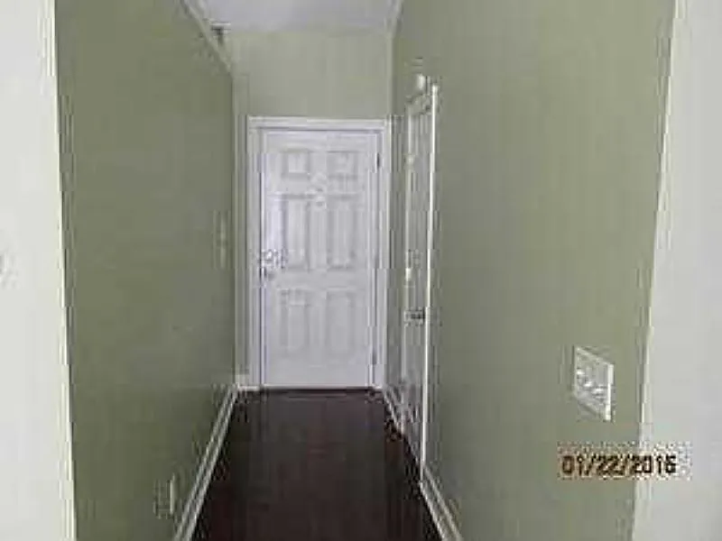 3 bed, 1237 sqft, $2,400 — Photo 3