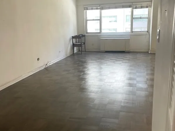 100 West 57th Street image 3 of 4