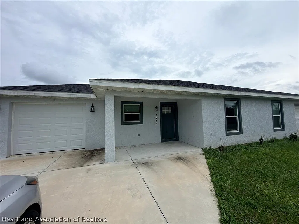 2 bed, 2.0 bath, 1006 sqft, $1,600 — Photo 2