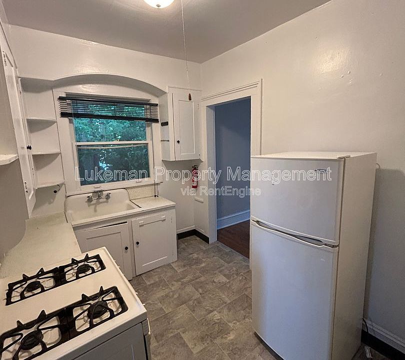 1st image of 724 W South St APT 2