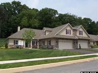 824 Meadow Ct, York, PA 17402