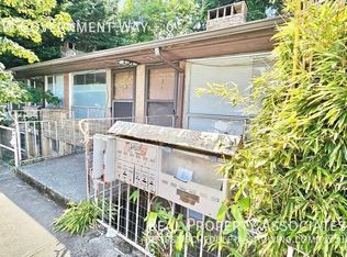 3400 W Government Way APT 6, Seattle, WA 98199