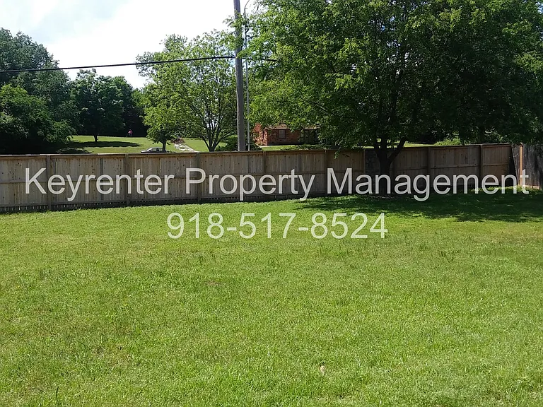 25620 Briar Dr — Photo 16