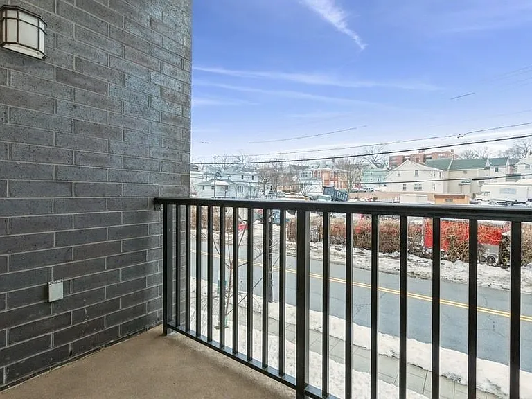 17 Meadow Rd #306 — Photo 7