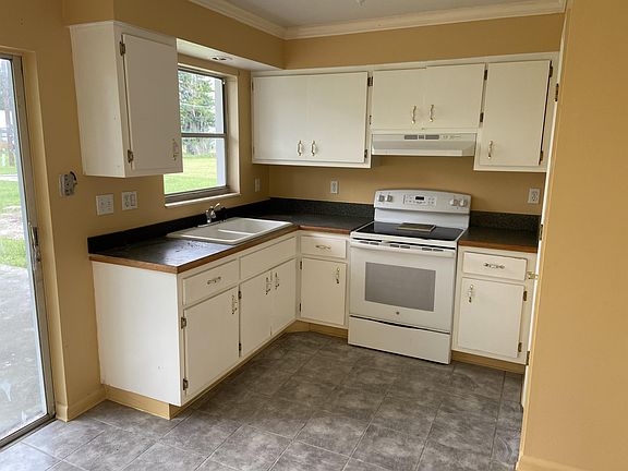 2nd image of 23038 McNulty Ave