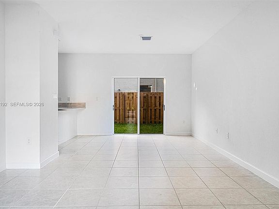 4th image of 2649 SE 13th St #2649