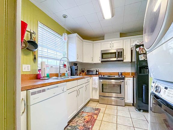 5th image of 2391 Gregory Dr