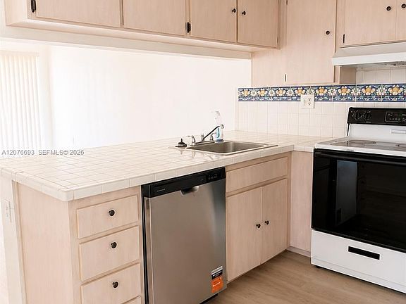 2nd image of 15401 SW 81st Circle Ln APT 16