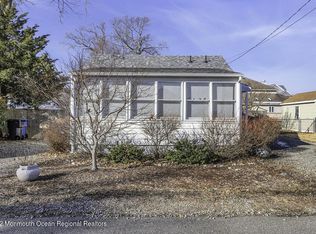 18 Holly Hill Dr, Toms River, NJ 08753
