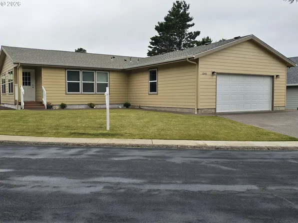 1095 SW Sailfish Loop, Waldport, OR 97394