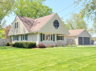 322 N Oplaine Rd, Gurnee, IL 60031