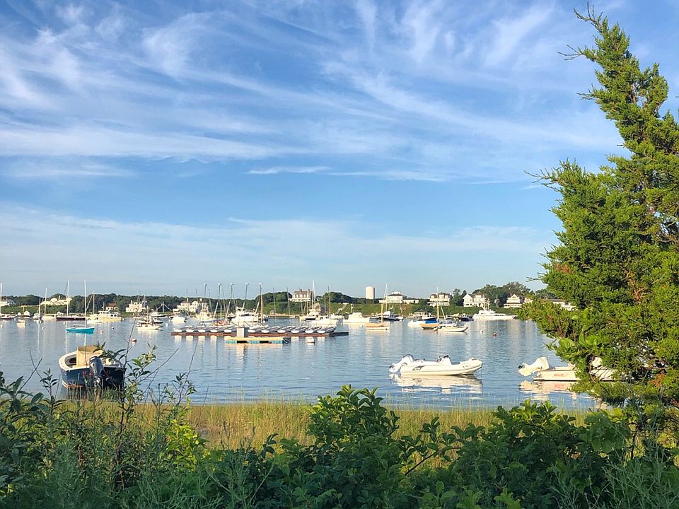 2nd image of 240 Chappaquiddick Rd