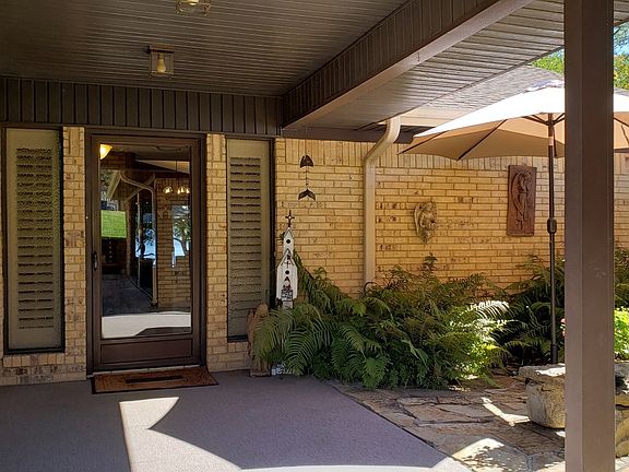 4th image of 520 Wildewood Dr