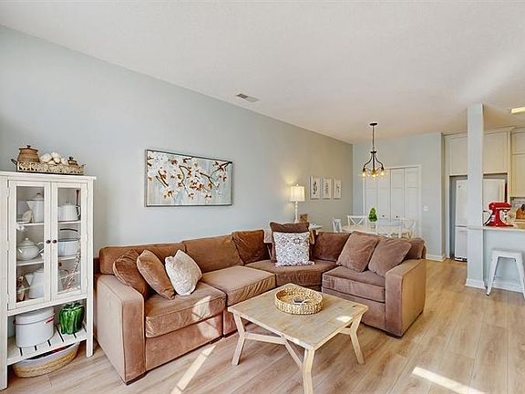4th image of 15672 Garnet Way #35