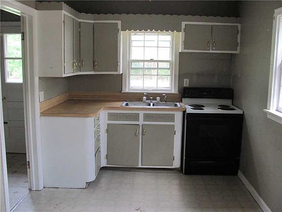 5th image of 3917 N Sadlier Dr