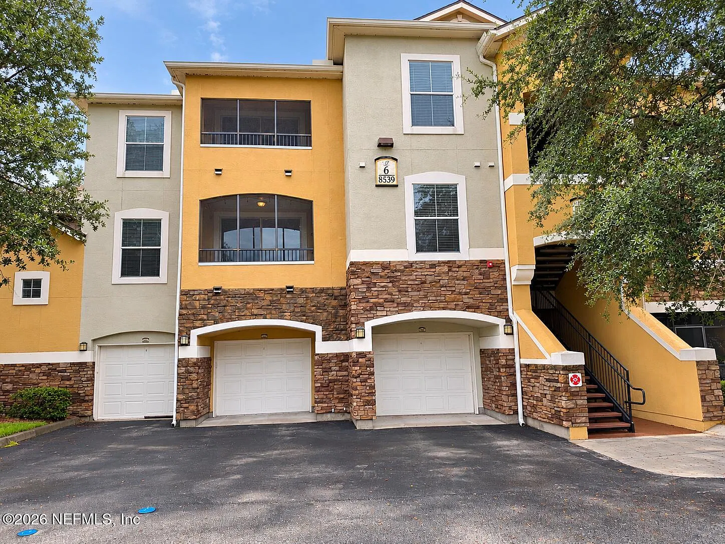 2 bed, 2.0 bath, 1050 sqft, $1,590 — Photo 3