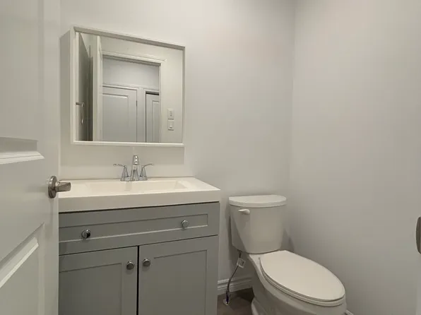 16 W Avenue South Ave #108, Hamilton, ON L8N 2S1