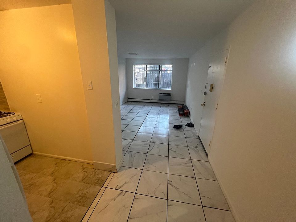 1st image of 14055 34th Ave #L2