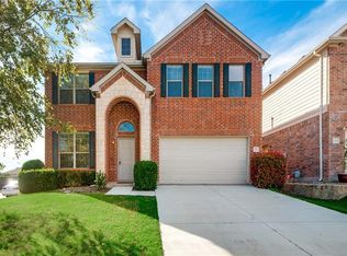 9001 Golden Sunset Trl, Fort Worth, TX 76244