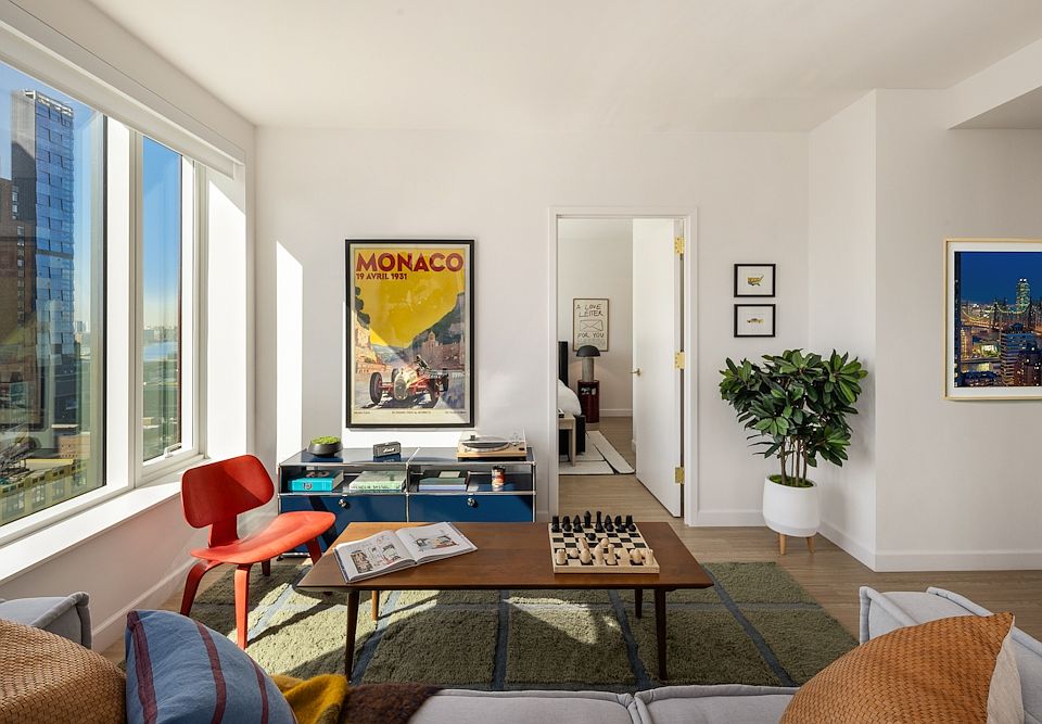 1st image of 550 10th Ave #1905