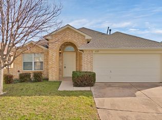 6723 Waterlilly Dr, Arlington, TX 76002
