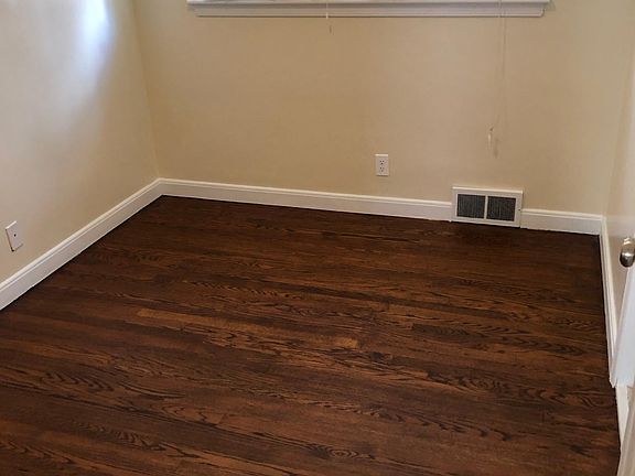 Bedroom 8x9 with