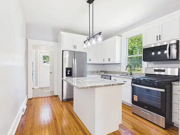 4th image of 5001 Warwick Rd