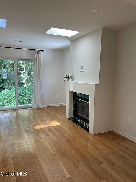 4th image of 526 Townwood Drive
