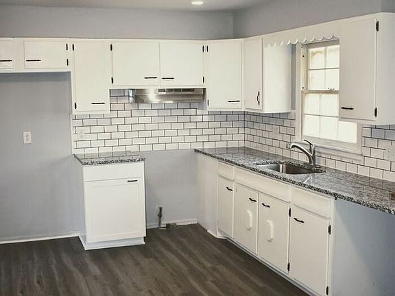 5th image of 3404 S Claremont Ave