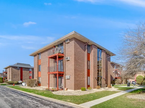 15816 Terrace Dr #2W, Oak Forest, IL 60452