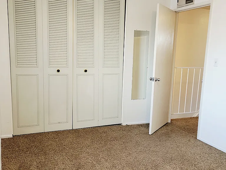 1136 Neal Dow Ave — Photo 12
