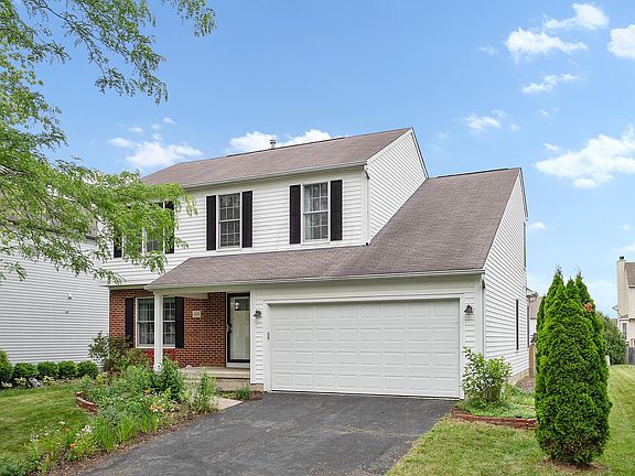 3rd image of 1194 Village Dr