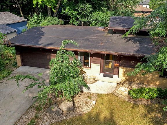 3rd image of 117 Alden Dr