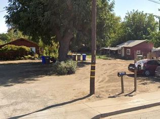 245 W Oakland St, Farmersville, CA