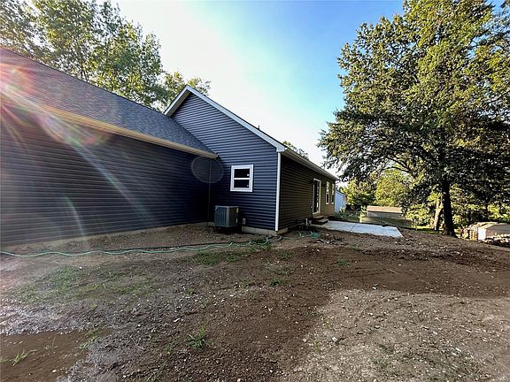 2nd image of 7710 Lakefield Ct