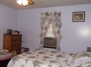 943 River St, Gassaway, WV 26624