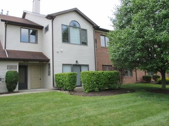 3rd image of 9685 Sylvan Ln Unit 9685