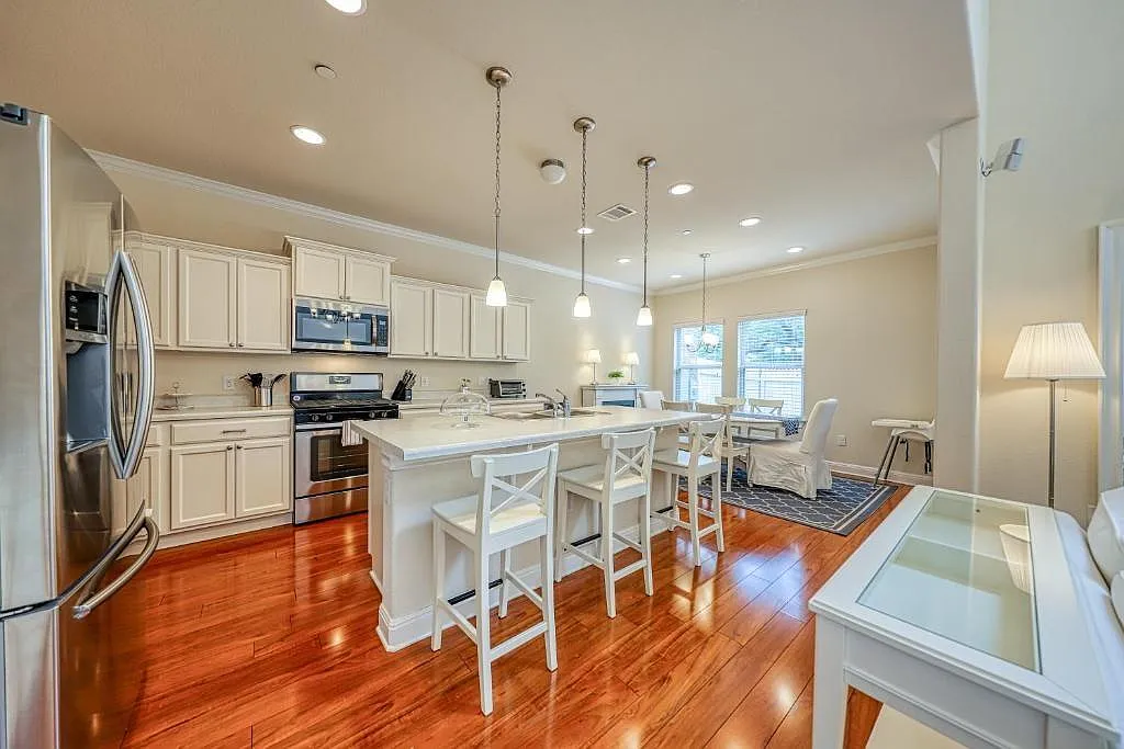 Building Photo - 2304 S Lakeline Blvd #393