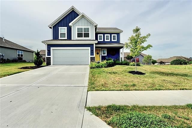 1st image of 112 SE Water Garden Ct