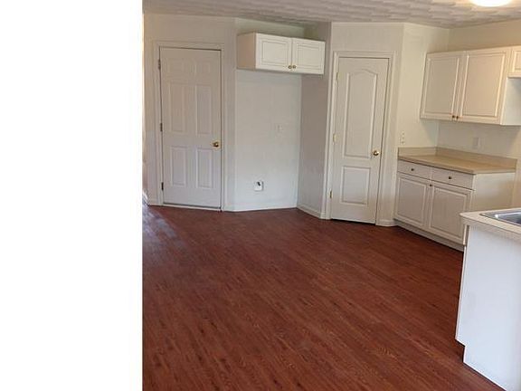 4th image of 1200 Railroad Ave
