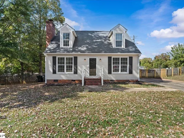 112 Blacks Dr, Greenville, SC 29615