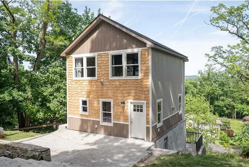3 bed, 1600 sqft, $4,000 — Photo 1