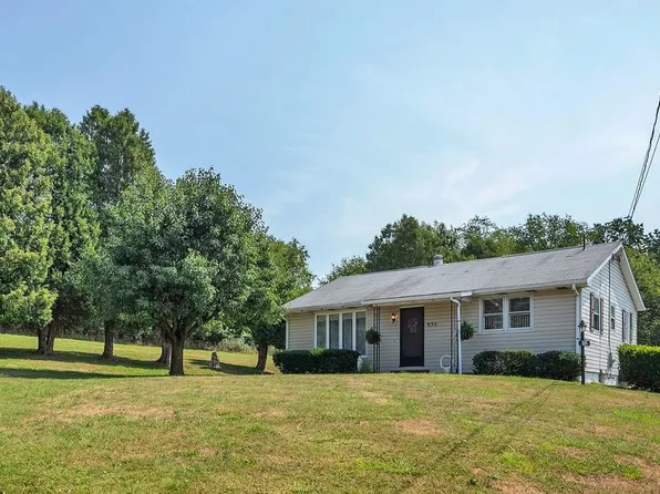 835 N Ben Franklin Rd, Indiana, PA 15701