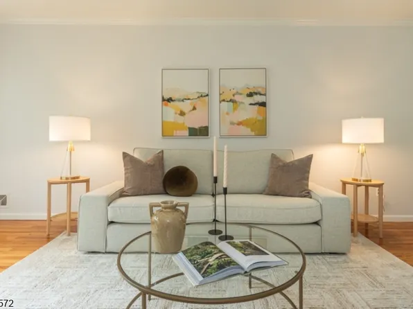 5 Robin Hill Rd, North Caldwell Boro, NJ 07006