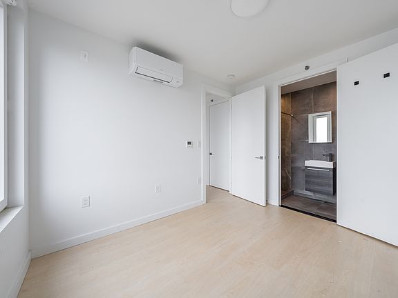 4th image of 1499 Bedford Ave #9D