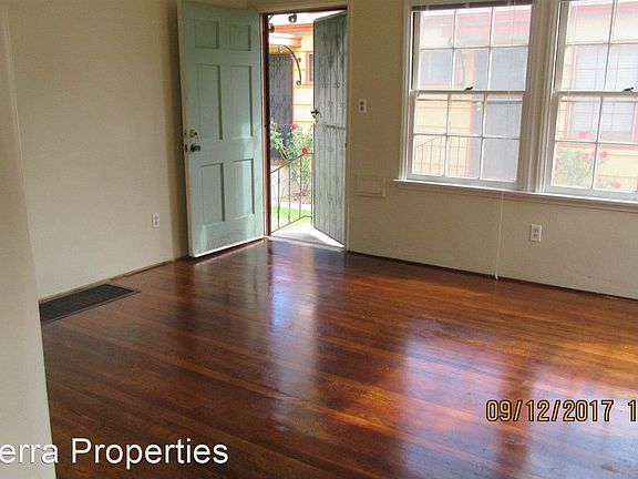 2nd image of 4038 Iowa St