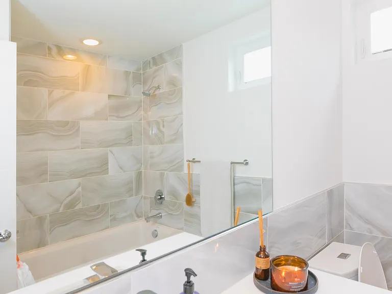 620 10th Ave E #620E — Photo 17