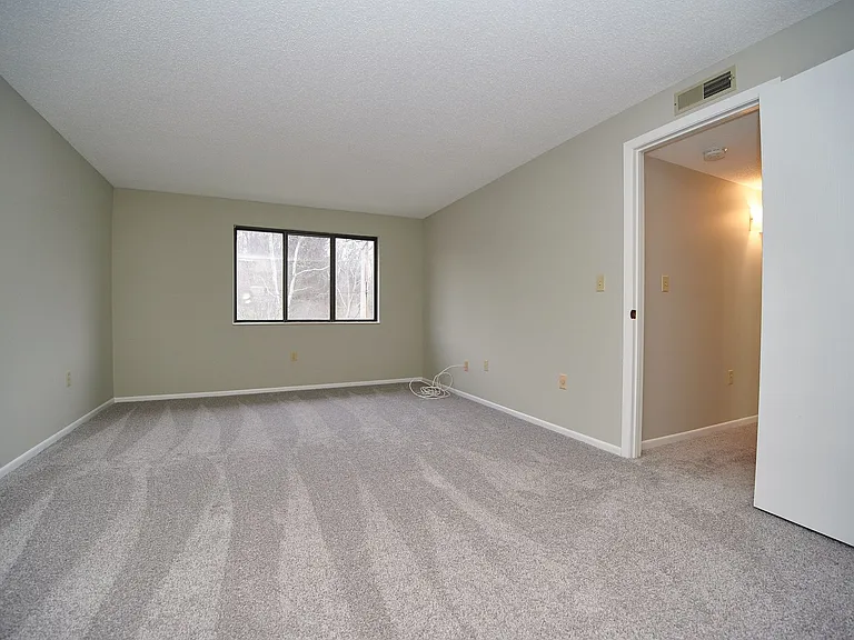 St. Clair Woods Apartments — Photo 19