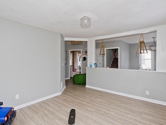 5th image of 52 Orlando St