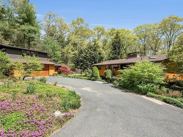 380 Heald Rd, Carlisle, MA 01741